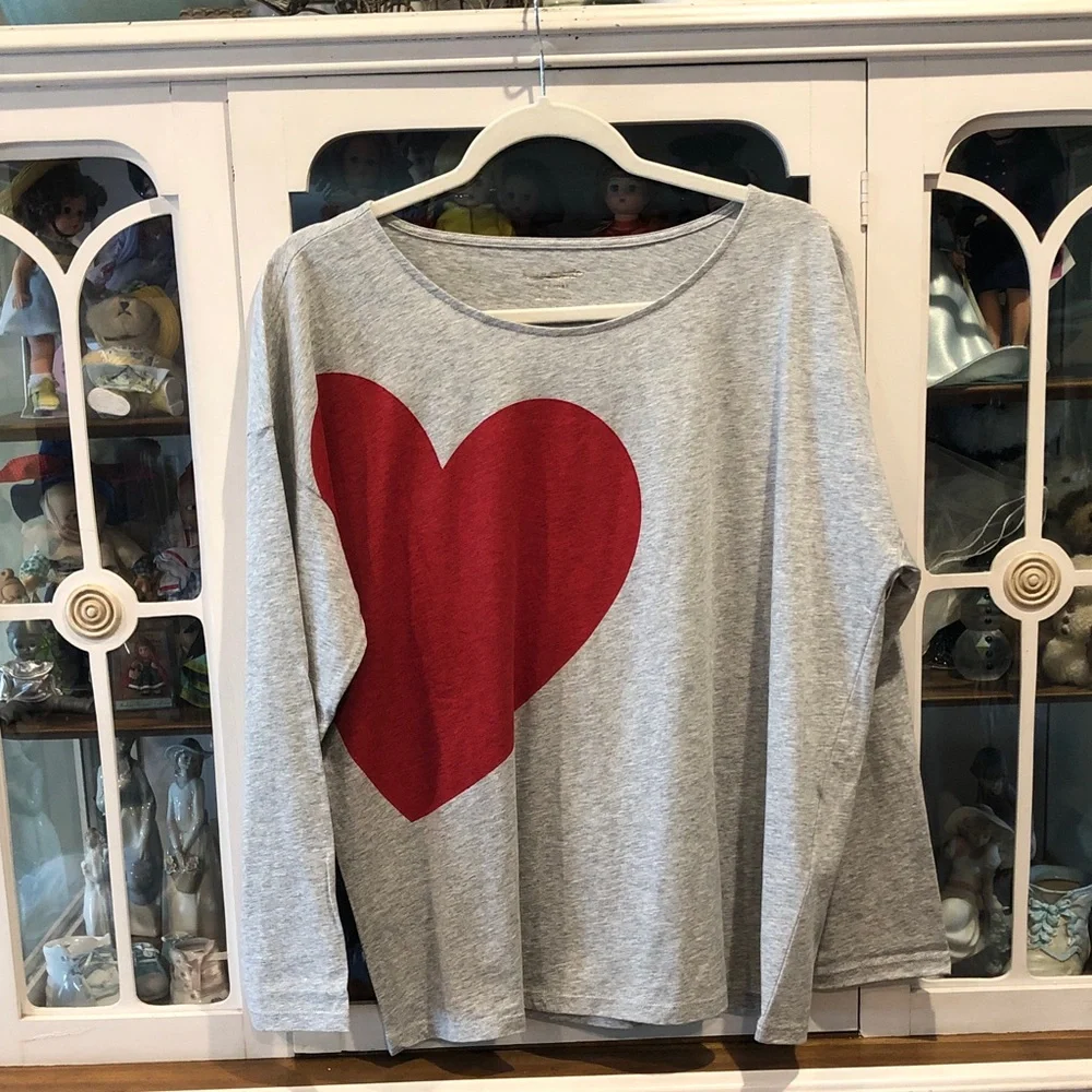 Authentic NWOT kate spade Gray Long-Sleeve Tee with Red Heart